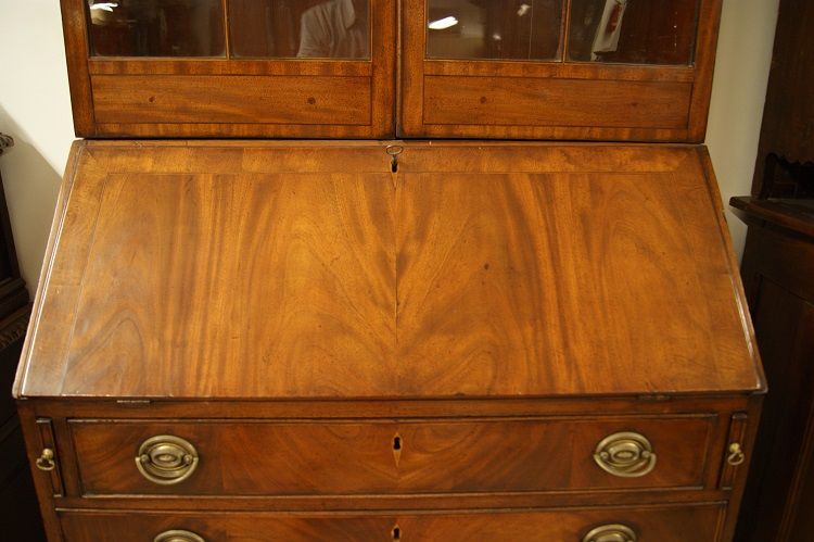 Antico trumeau stile Regency del 1800 in piuma di mogano 