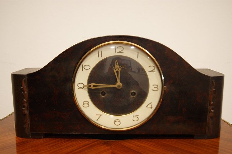 Antico orologio da tavolo italiano stile Decò in legno di rovere 1900
