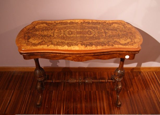 Antico tavolo da gioco del 1800 Irlandese in noce e radica di noce