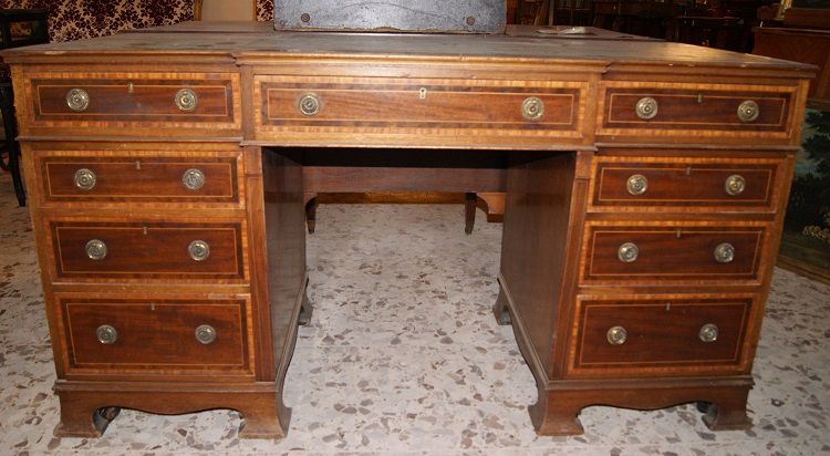 Antica scrivania inglese del 1800 stile vittoriano in mogano e intarsi