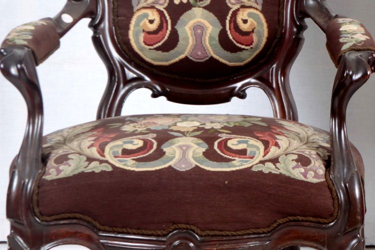 Antiche poltrone francesi del 1800 stile Luigi Filippo in mogano