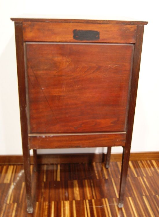 Antico credenzino olandese del 1800 riccamente intarsiato ad un' anta