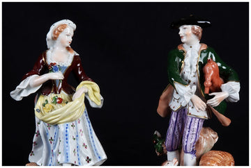 Coppia di statuine in porcellana decorata Dresda marchiate