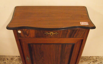 Antico credenzino stile Biedermeier in noce