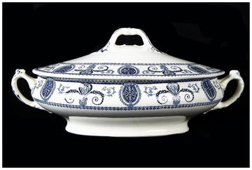 Small oval decorated white ceramic tureen