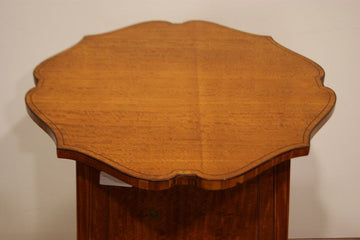 Antique 19th century Sheraton Sewing Table in satinwood