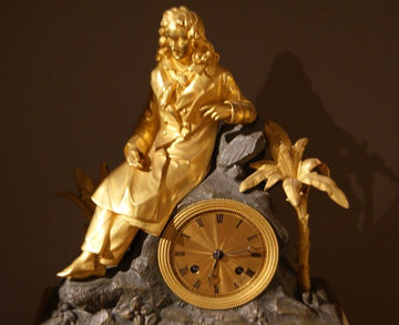Parisian mantel clock from 1800. Mercury gilded bronze