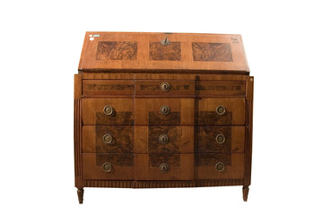 Antique Italian Bureau Writing desk from the 1700s in elm and briar with flap and 3 drawers