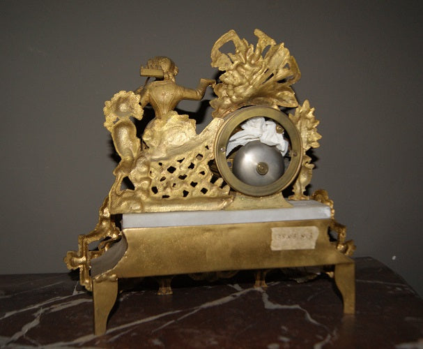 Orologio da tavolo francese del 1800 con raffigurato personaggio femminile
