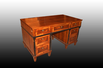 Early 19th century Italian Empire style writing desk in walnut wood