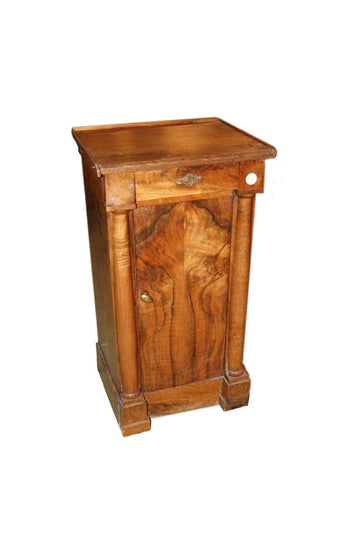 Bellissimo comodino stile Impero francese del 1800 in legno di noceBellissimo comodino stile Impero francese del 1800 in legno di noce