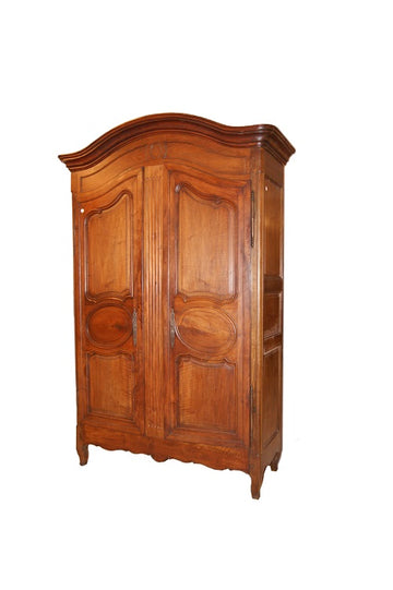 Large French wardrobe from the 1700s Provençal style in walnut wood