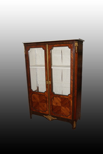 French display cabinet from the 1800s in Regency style with marble and bronze top