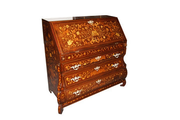 Majestic Dutch Bureau Writing desk from 1700 richly inlaid in mahogany