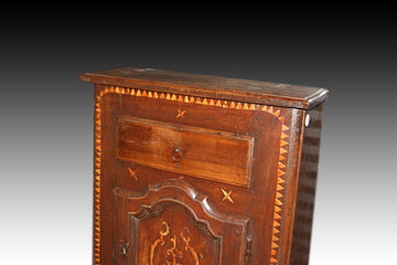 Italian kneeler from the 1600s in walnut wood with inlays