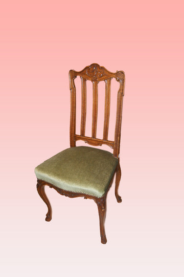 Gruppo di 6 sedie Provenzali in legno di rovere con ricchi motivi di intaglio