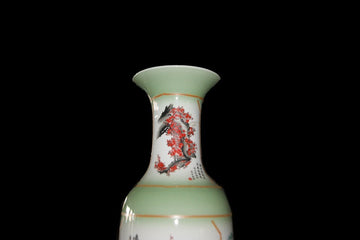 Pair of large Chinese vases from the early 1900s to the late 1800s in decorated white porcelain