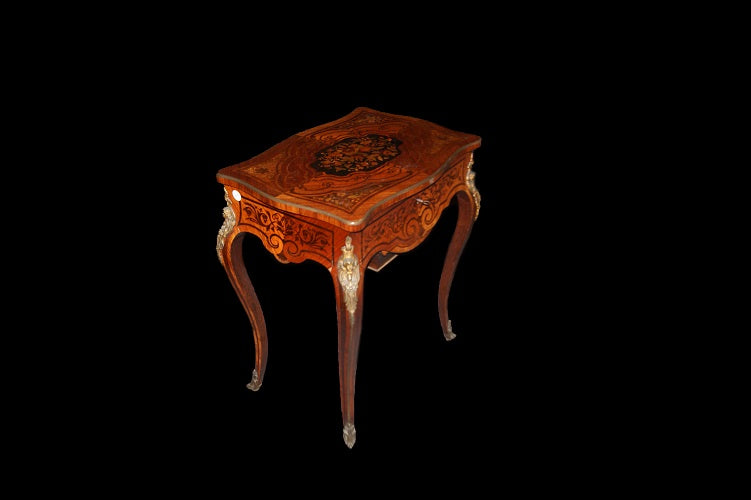 Toilette stile Luigi XV riccamente intarsiata del 1800