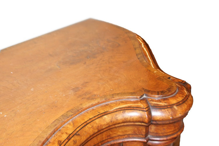 Servante sideboard inglese di metà 1800 stile Vittoriano in legno di olmo