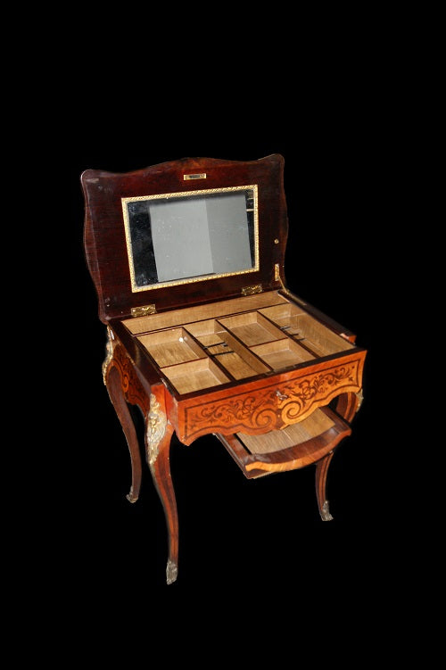 Toilette stile Luigi XV riccamente intarsiata del 1800