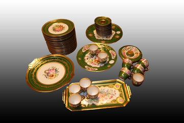 Service à dessert et à café de 46 pièces en porcelaine française du 19ème siècle