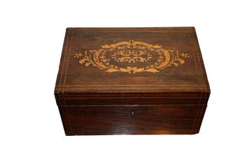Boîte en palissandre incrusté de style Charles X, datant du XIXe siècle.