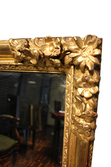 Miroir richement sculpté et doré - XIXe siècle