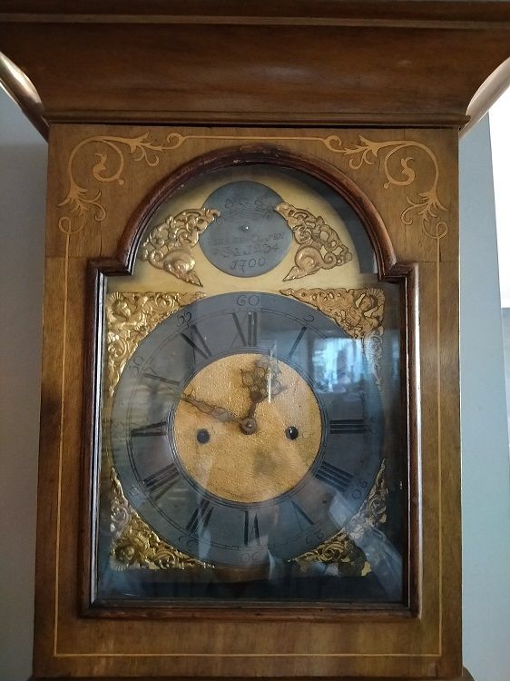 Orologio a pendolo in noce con intarsi stile Biedermeier 