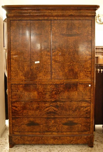 Grande armoire Louis Philippe du 19ème siècle en noyer flammé