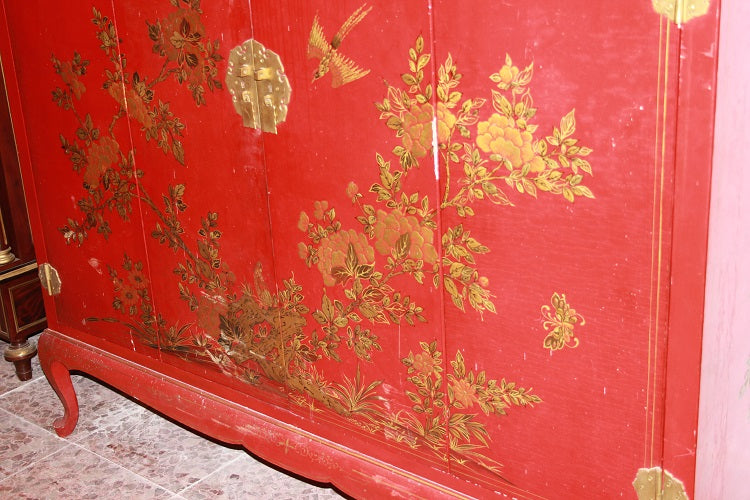 Credenza Cinese prima metà 1900 laccata e riccamente decorata