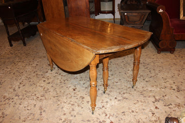 Circular Extendable Table with French Leaves from the 1800s