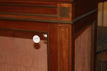 Vetrinetta Luigi XVI in Mogano con Ripiani in cristallo XIX secolo