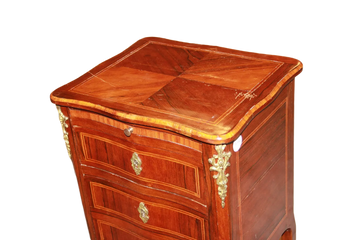 Tavolino Francese Luigi XV con cassetti e antina bronzi e pianetto scrittoio estraibile in legno di bois de violette XIX Secolo