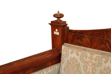 Grande Divano Biedermeier in Piuma di Mogano