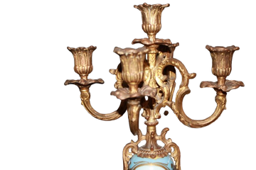 Paire de Bougeoirs Français du XIXe Siècle en Bronze Doré avec Décors de Paysages