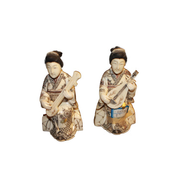 Ensemble de Quatre Sculptures Chinoises du XXe Siècle en Mammouth Représentant des Musiciens