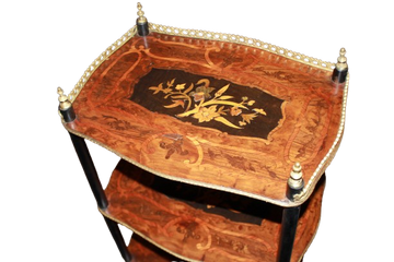 Etagere francese stile Napoleone III riccamente intarsiata