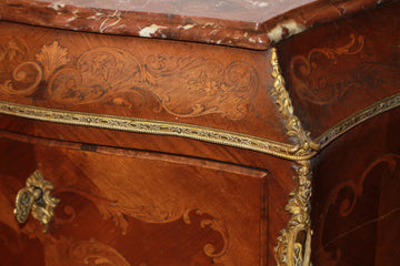 Secretaire francese Luigi XV risalente alla metà del XX secolo realizzato in legni pregiati