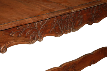 Grande Tavolo Provenzale Rettangolare Allungabile del 1800 in legno di Noce