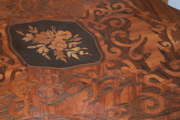 Tavolino da salotto in stile Luigi XV con piano ribaltabile ("a vela")