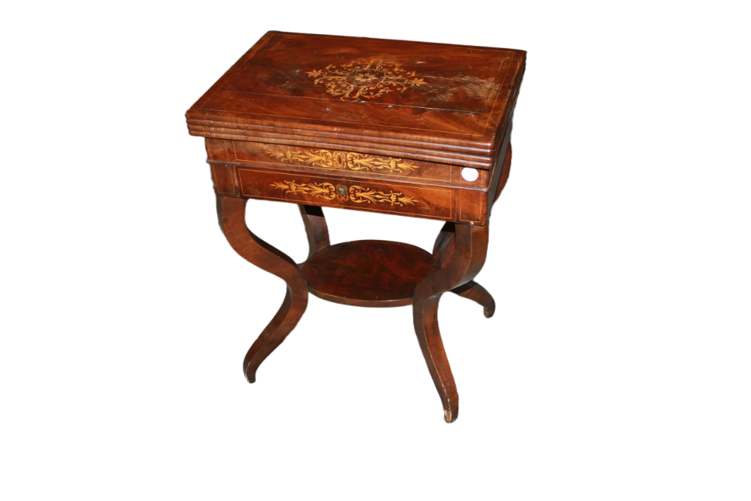 Piccolo tavolino da gioco francese Stile Carlo X in Mogano