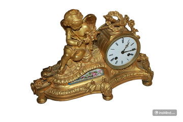 Französische Louis XV Tischuhr aus Vergoldeter Bronze mit Sèvres-Porzellan, 19. Jahrhundert