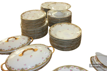 Edles 58-teiliges Limoges Porzellan-Tafelservice mit Floralem Dekor