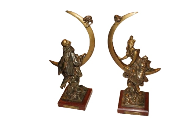 Paire de Sculptures Françaises en Bronze – Pierrot et Jeune Fille, Seconde Moitié du XIXe Siècle