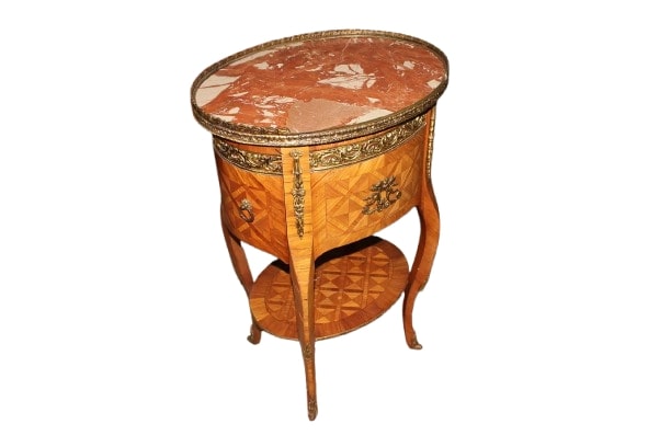Tavolino comodino francese del 1800 Stile Luigi XV in Bois de Rose
