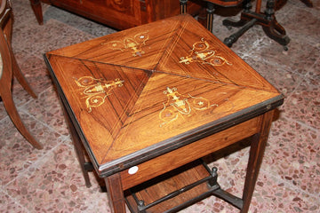 Table à jeu de mouchoirs de style victorien anglais de la seconde moitié du 19ème siècle