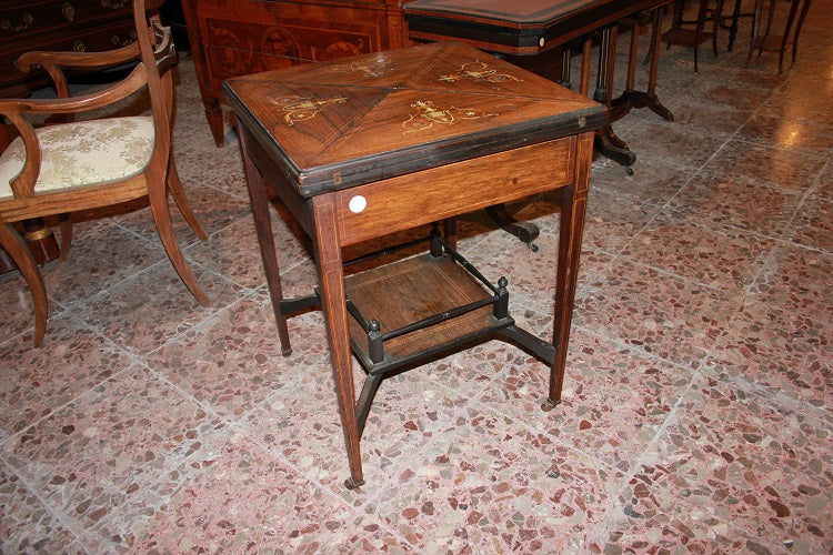 Tavolino da gioco a fazzoletto inglese stile Vittoriano della seconda metà del 1800