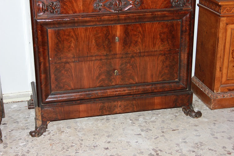 Grande secretaire Biedermeier della seconda metà del 1800 in piuma di mogano