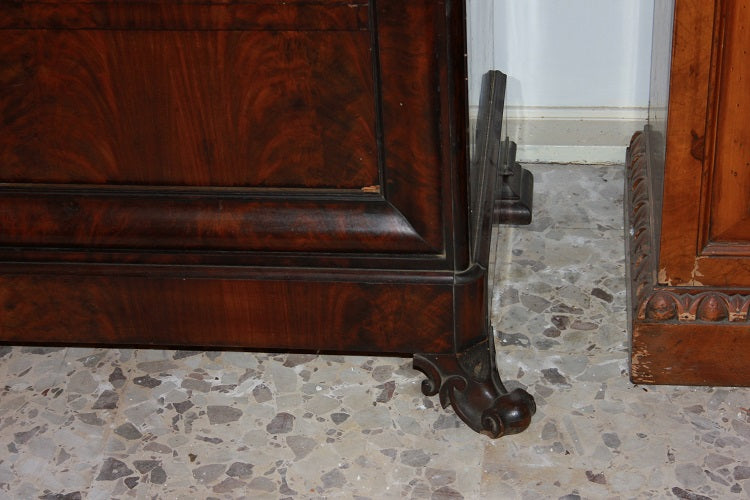 Grande secretaire Biedermeier della seconda metà del 1800 in piuma di mogano
