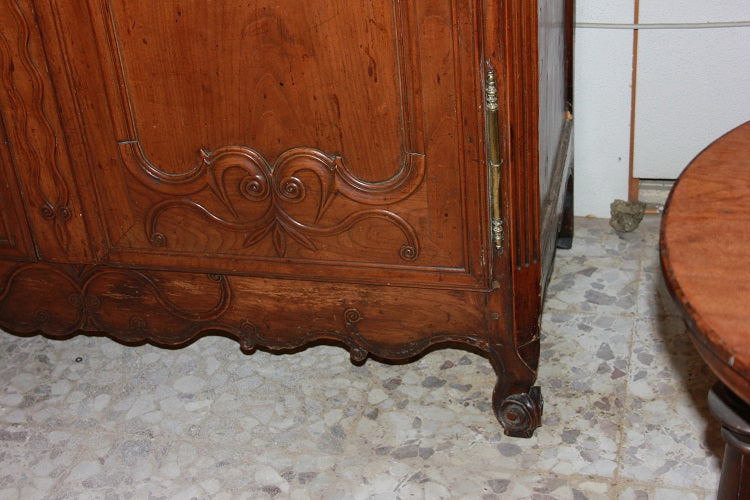 Armadio francese stile Provenzale in legno di ciliegio di fine 1700